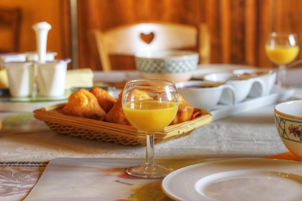 Bed and Breakfast Ferme Du Pigeonnier Montceau-et-Echarnant Exteriér fotografie