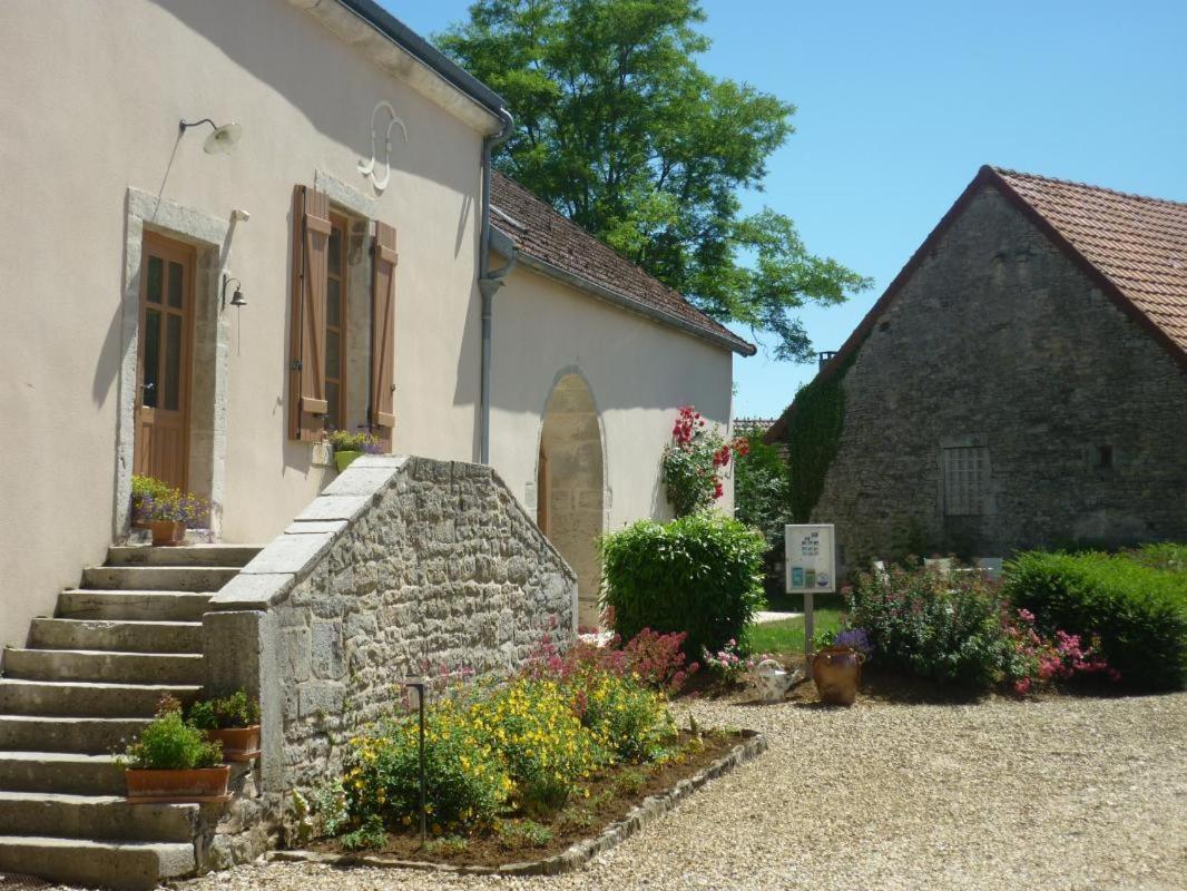 Bed and Breakfast Ferme Du Pigeonnier Montceau-et-Echarnant Exteriér fotografie